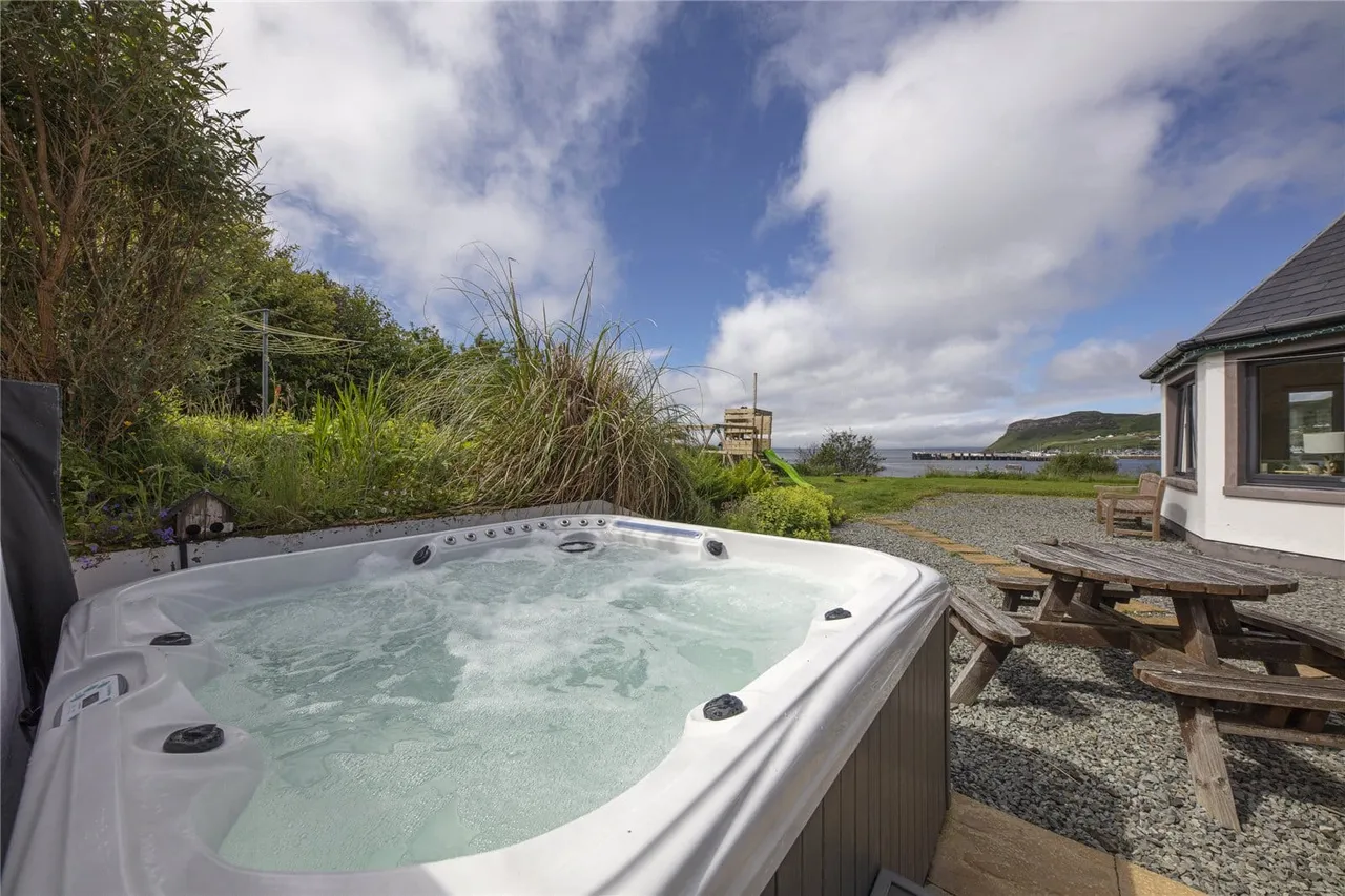 Old Pier Cottage, Cuil, Uig, Portree, IV51 9YB, photo 36