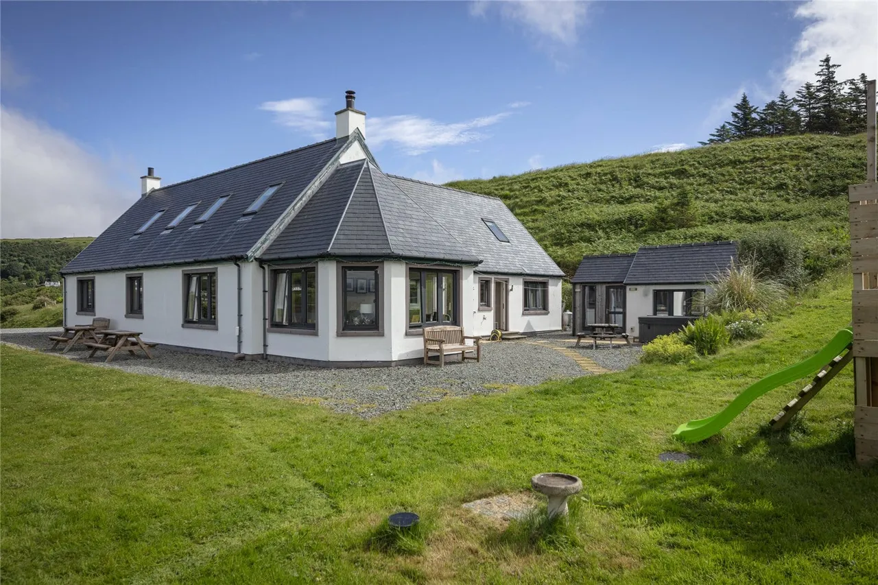 Old Pier Cottage, Cuil, Uig, Portree, IV51 9YB, photo 2