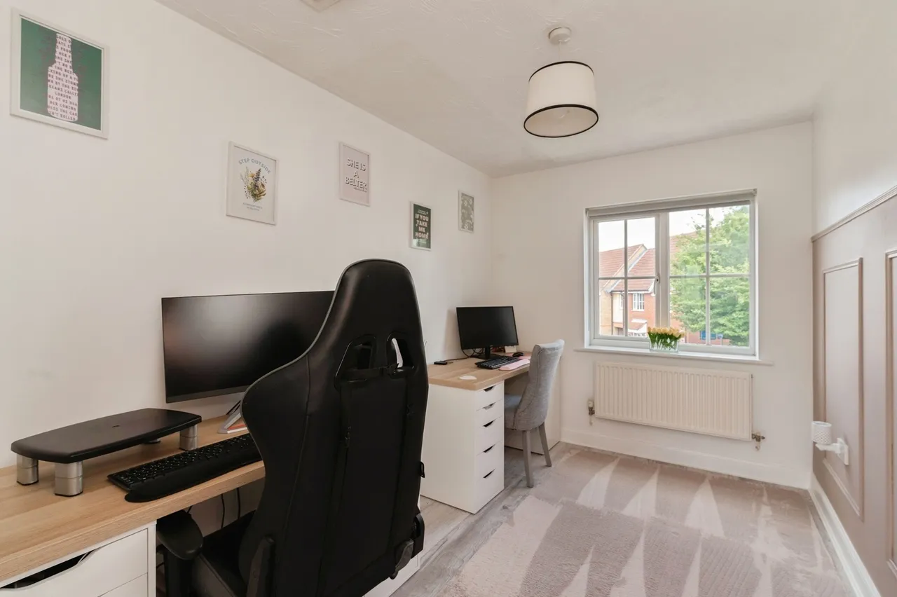 Plymouth Road, Chafford Hundred, Grays, Essex, RM16, photo 8