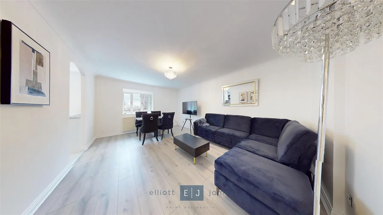 Connaught Court, photo 6
