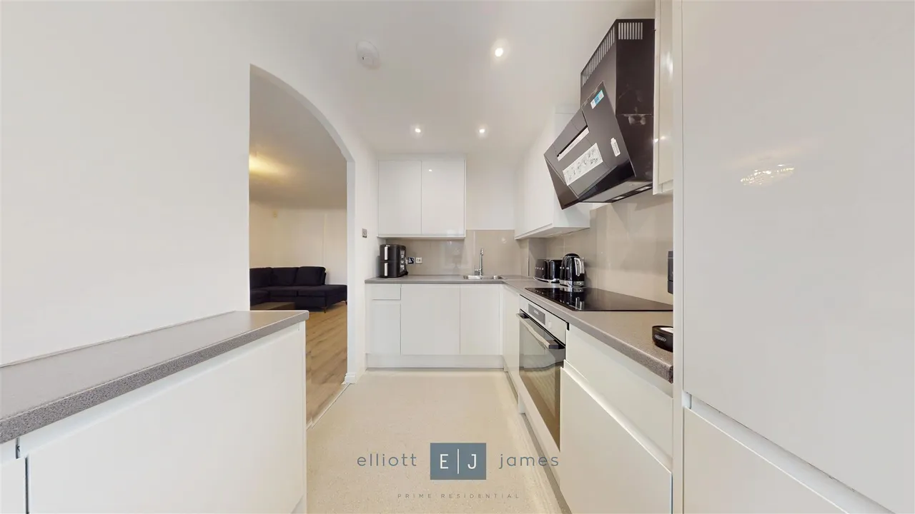 Connaught Court, photo 8
