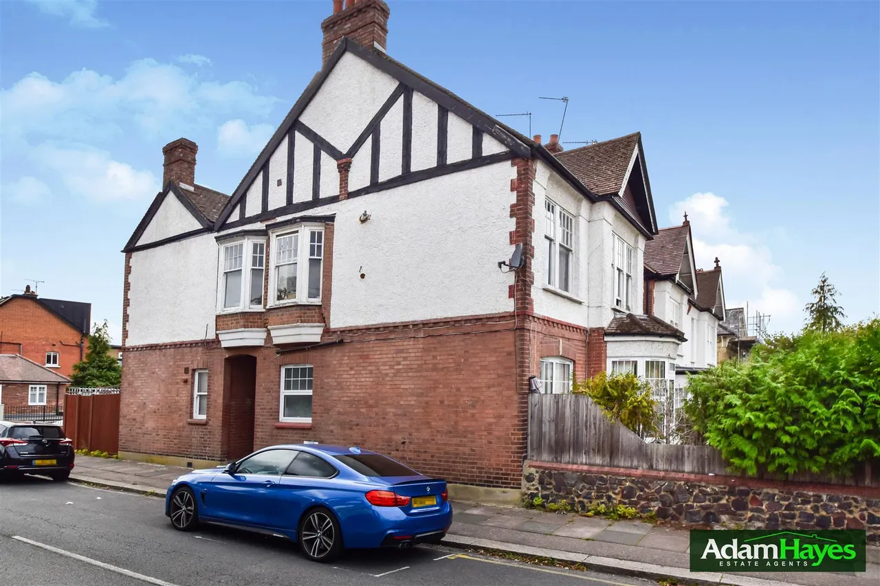 Holden Road, Woodside Park, N12, photo 8