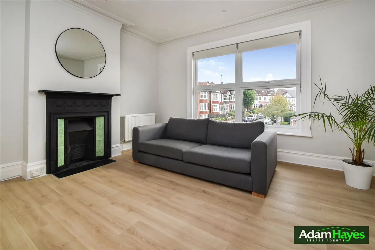 1 bed flat to rent, Holden Road, Woodside Park, N12