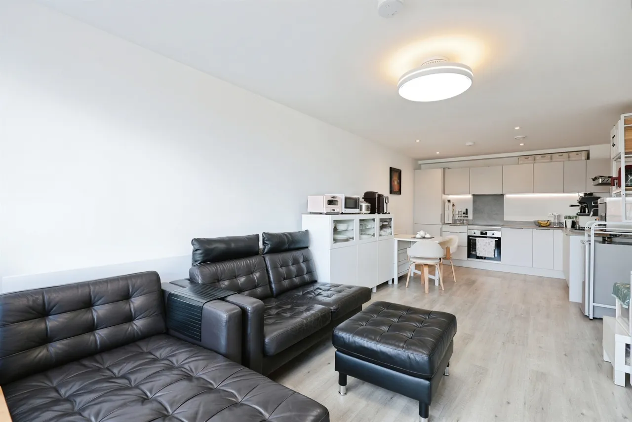 St. Albans Road, Watford, WD24, photo 5