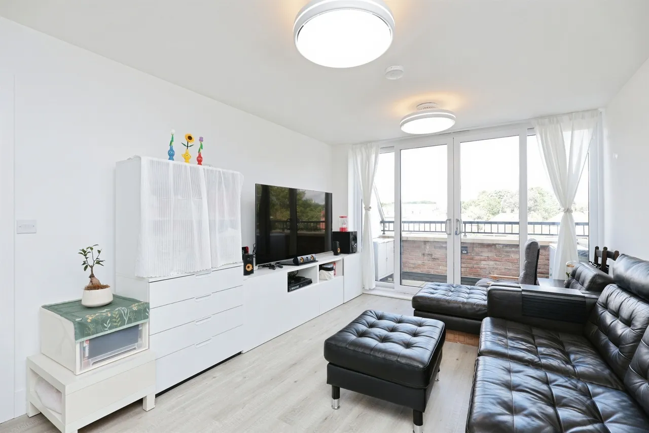 St. Albans Road, Watford, WD24, photo 4