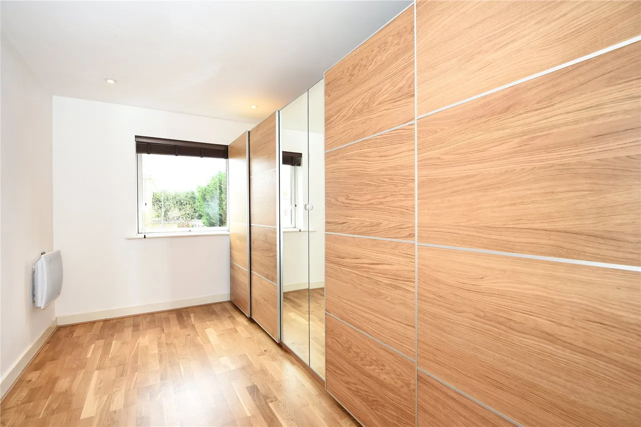 Whippendell Road, WD18, photo 7