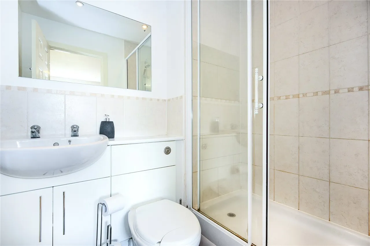 Whippendell Road, WD18, photo 9