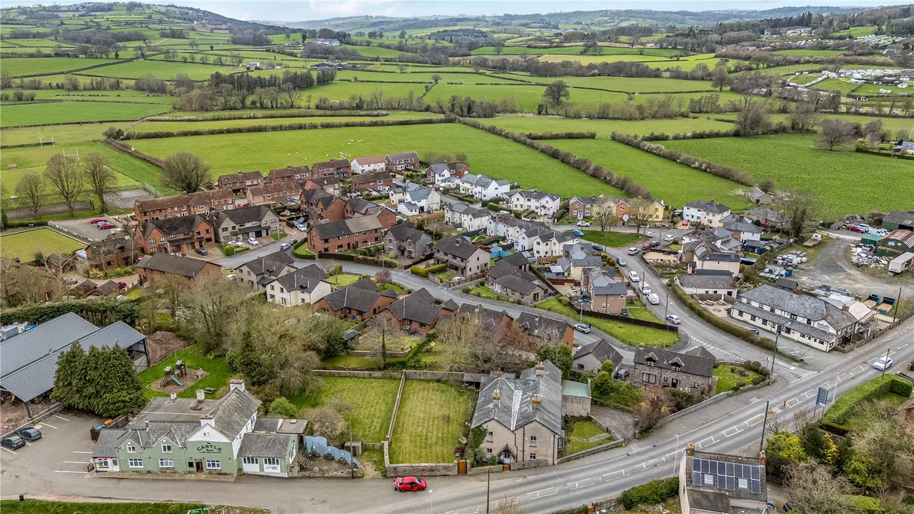 Bronllys Road, Talgarth, Brecon, Powys, LD3 0AA, photo 37