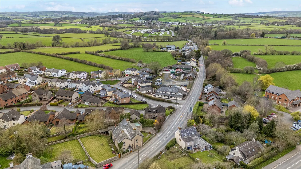 Bronllys Road, Talgarth, Brecon, Powys, LD3 0AA, photo 38