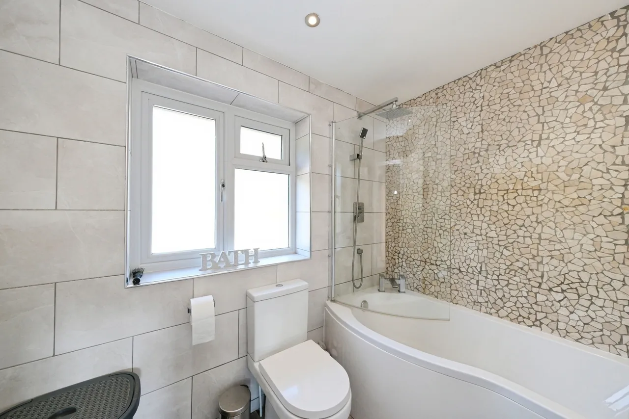 Braemar Road, Forest Town, Mansfield, Nottinghamshire, NG19, photo 13