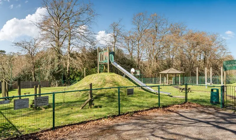 Broome Close, Headley, KT18, photo 17