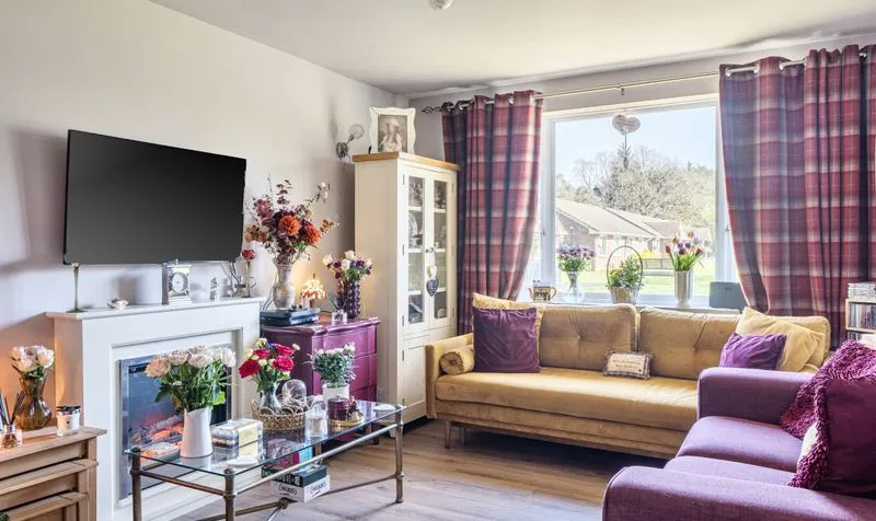 Broome Close, Headley, KT18, photo 9