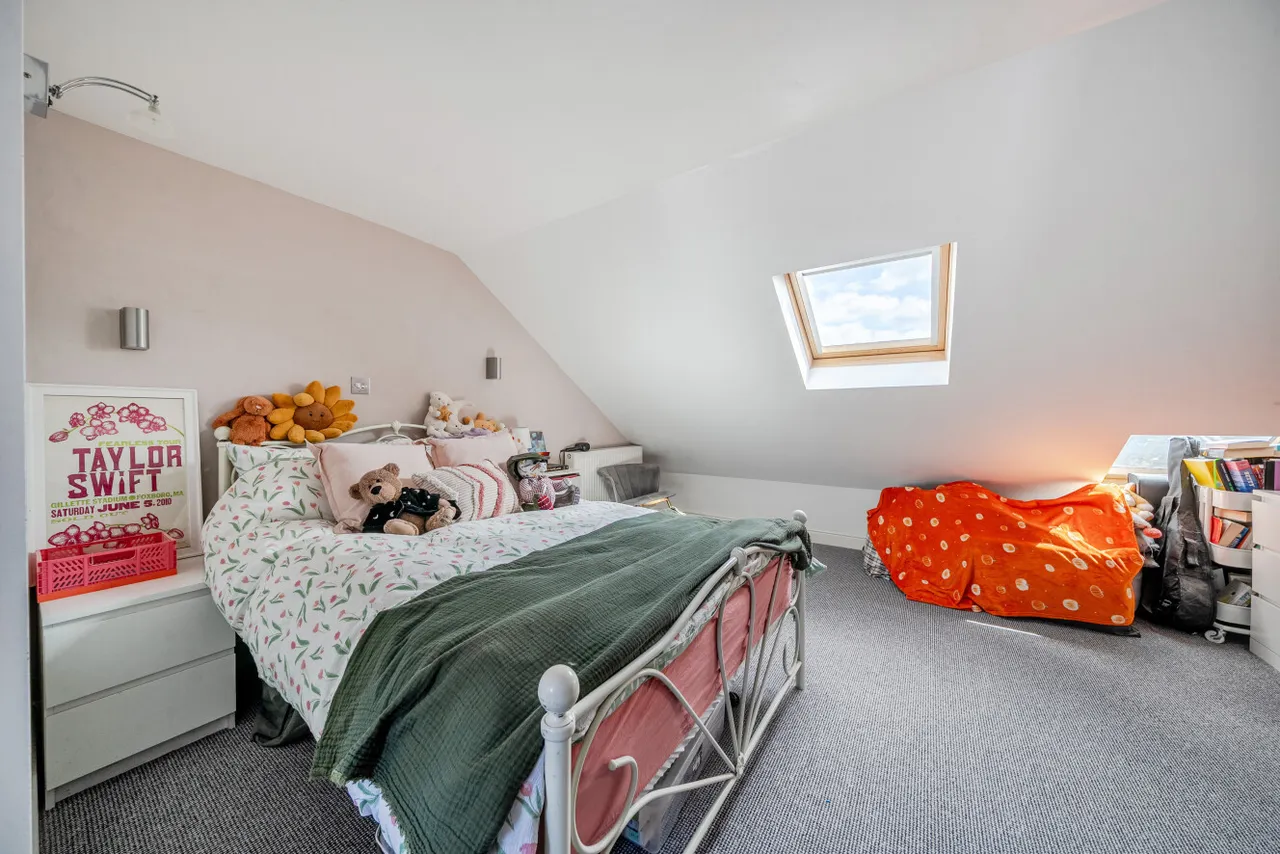 Mafeking Avenue, Brentford, London, TW8, photo 12