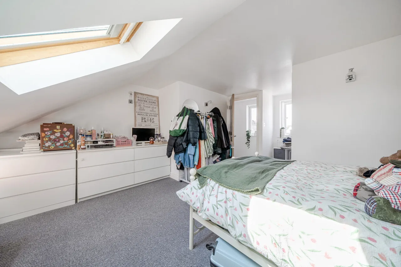 Mafeking Avenue, Brentford, London, TW8, photo 9