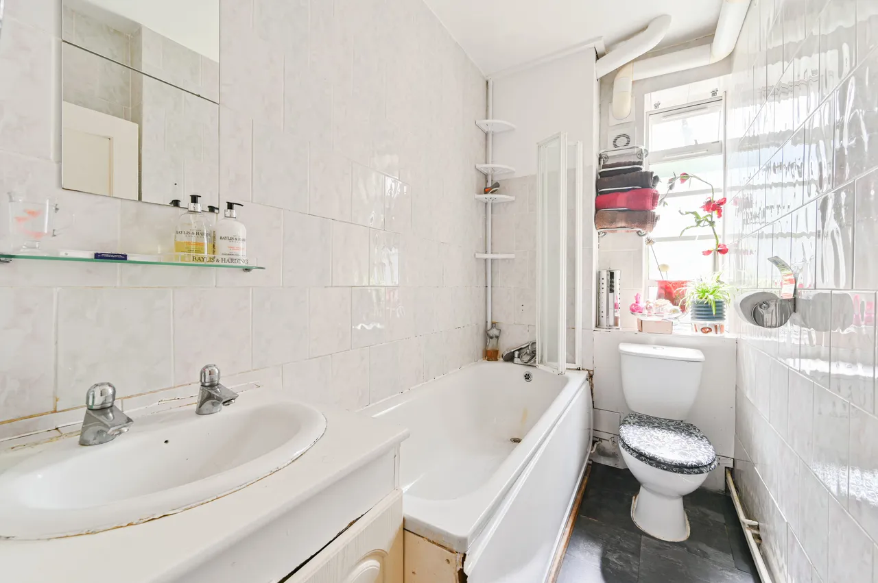 55 Dumbarton Court, Brixton Hill, London, photo 6