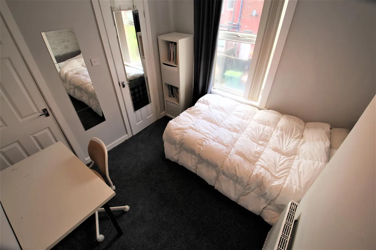 Welton Place, Hyde Park, LS6, photo 4