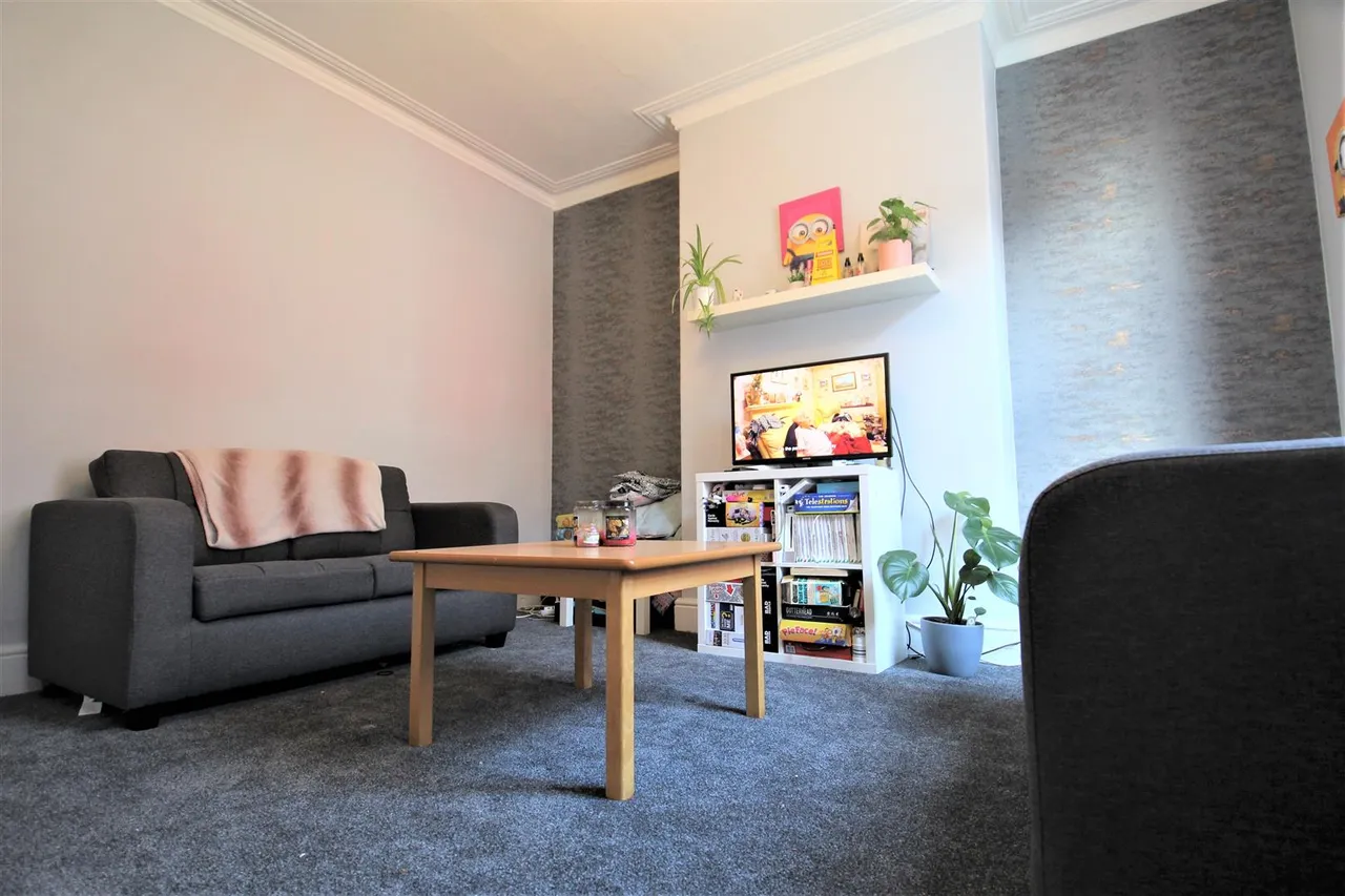 4 bed house to rent, Welton Place, Hyde Park, LS6