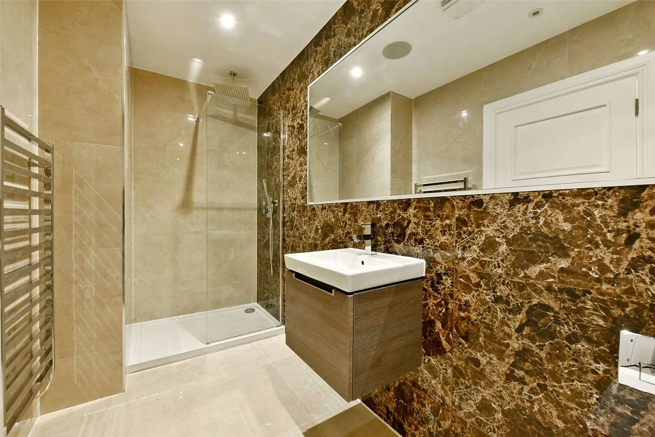 Victoria Street, Windsor, Berkshire, SL4 1HB, photo 8