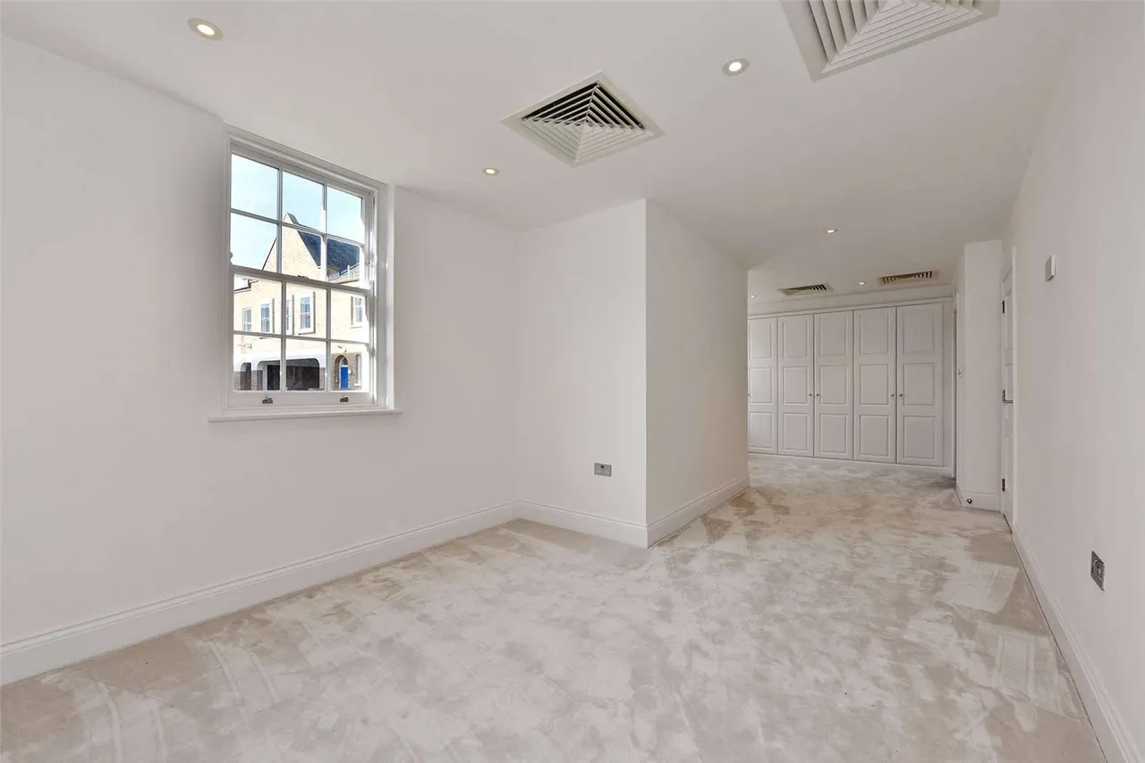Victoria Street, Windsor, Berkshire, SL4 1HB, photo 5