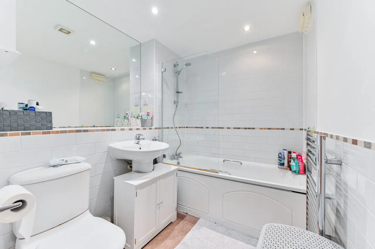 Flat 6, Liberty Point, 1a Blackhorse Lane, Croydon, photo 6