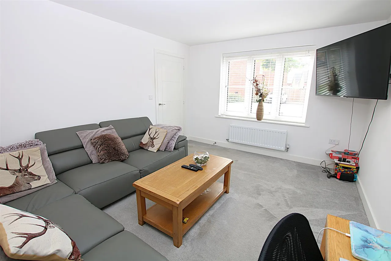 Watermill Way, Collingtree, photo 3
