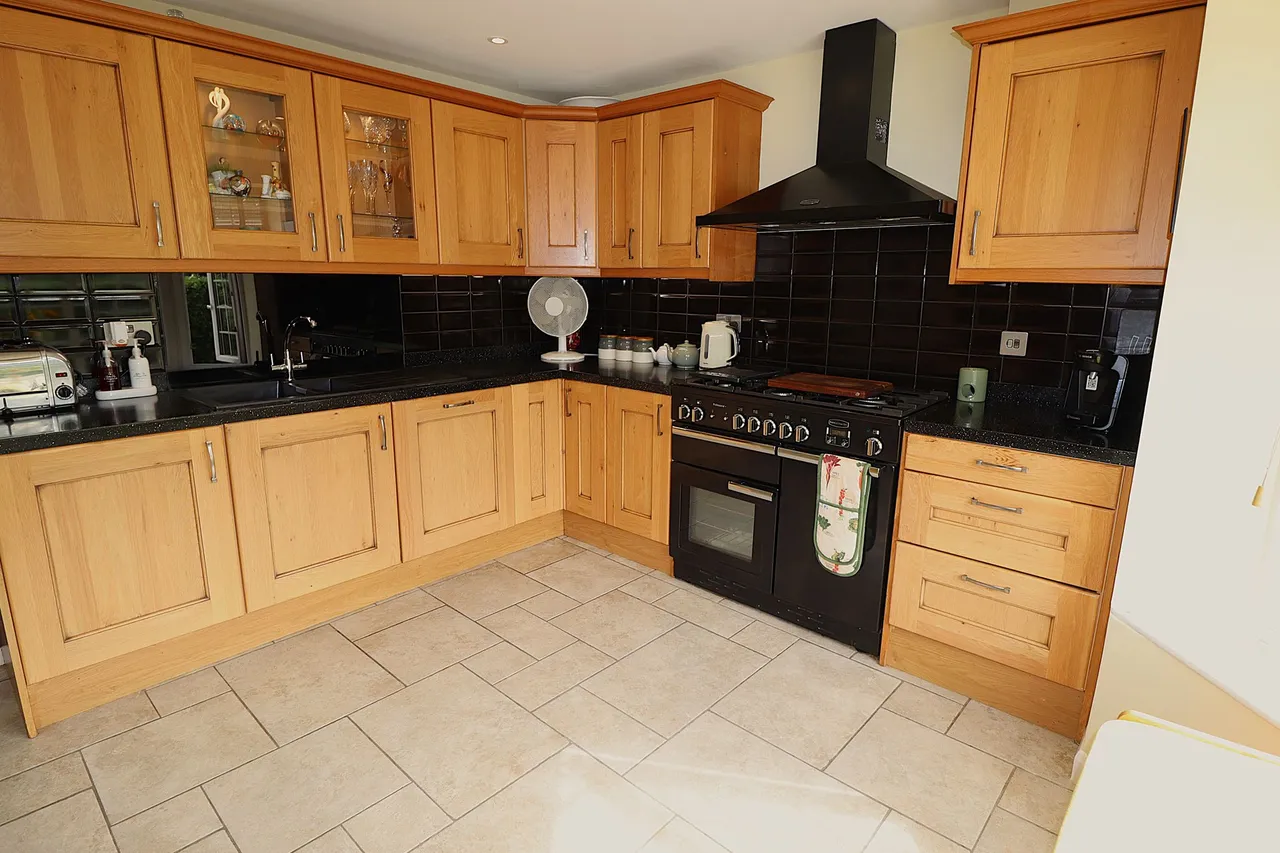 Napier Road, Rayleigh, Essex, SS6 8HH, photo 12
