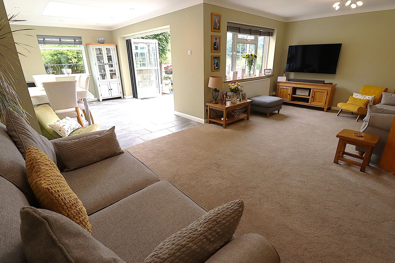 Napier Road, Rayleigh, Essex, SS6 8HH, photo 6