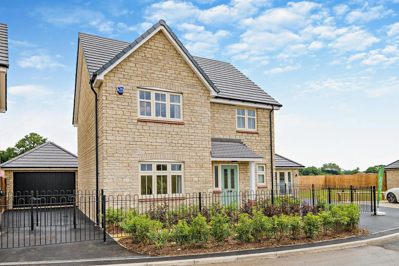 4 bed house for sale, Lackham Place, Rowden Park Garden Village, SN15