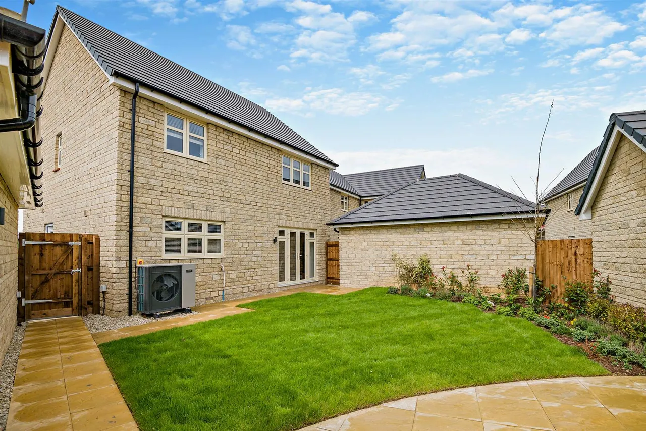 Lackham Place, Rowden Park Garden Village, SN15, photo 6