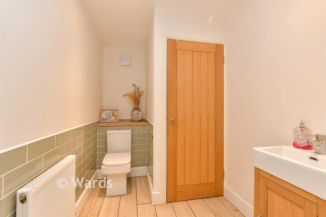 Waverley Avenue, Minster-On-Sea, ME12, photo 6
