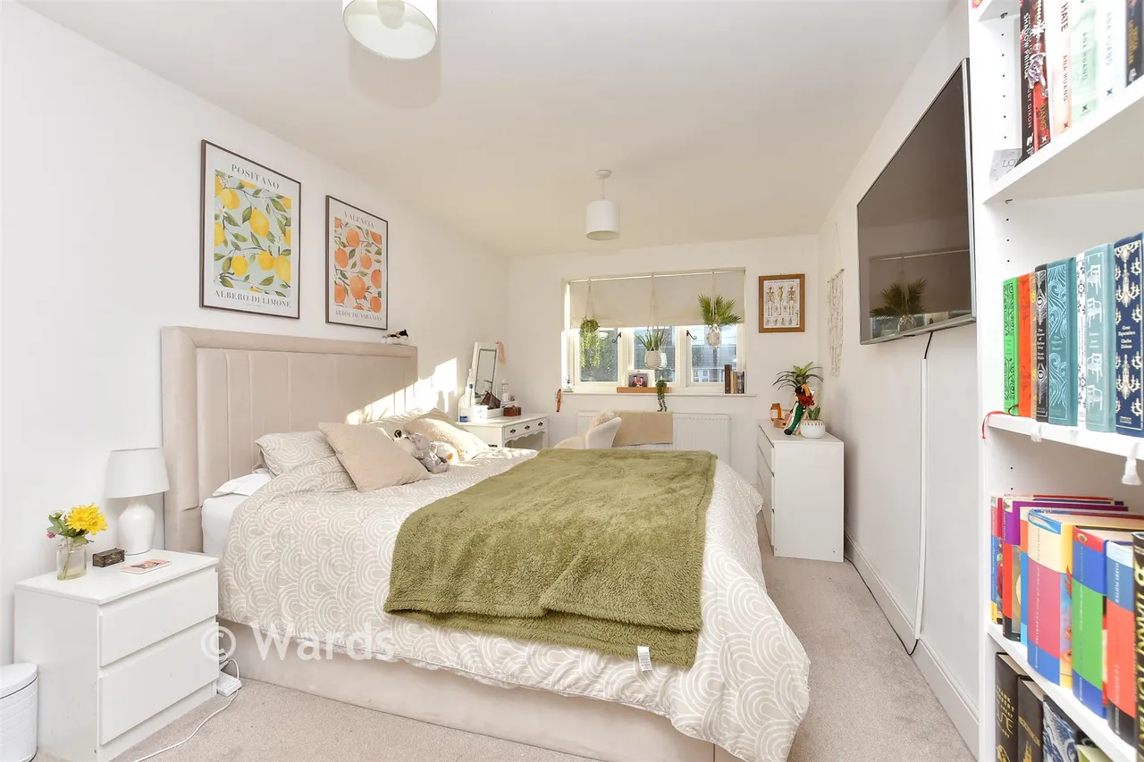 Waverley Avenue, Minster-On-Sea, ME12, photo 10