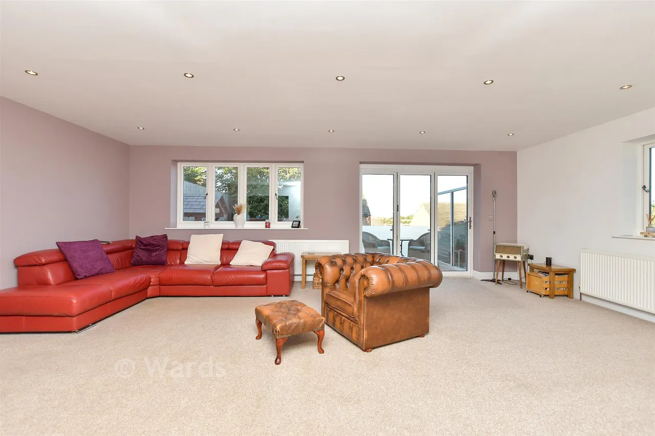 Waverley Avenue, Minster-On-Sea, ME12, photo 2