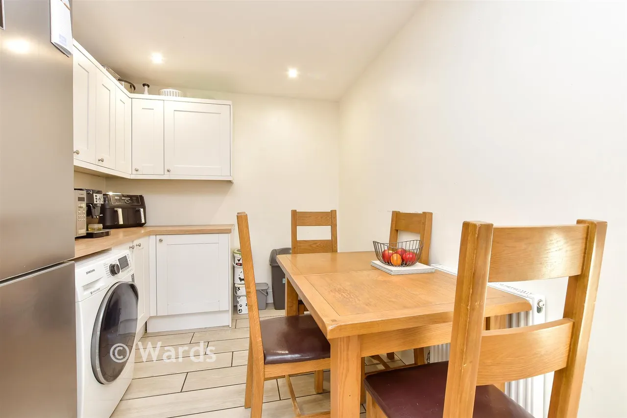 Waverley Avenue, Minster-On-Sea, ME12, photo 5