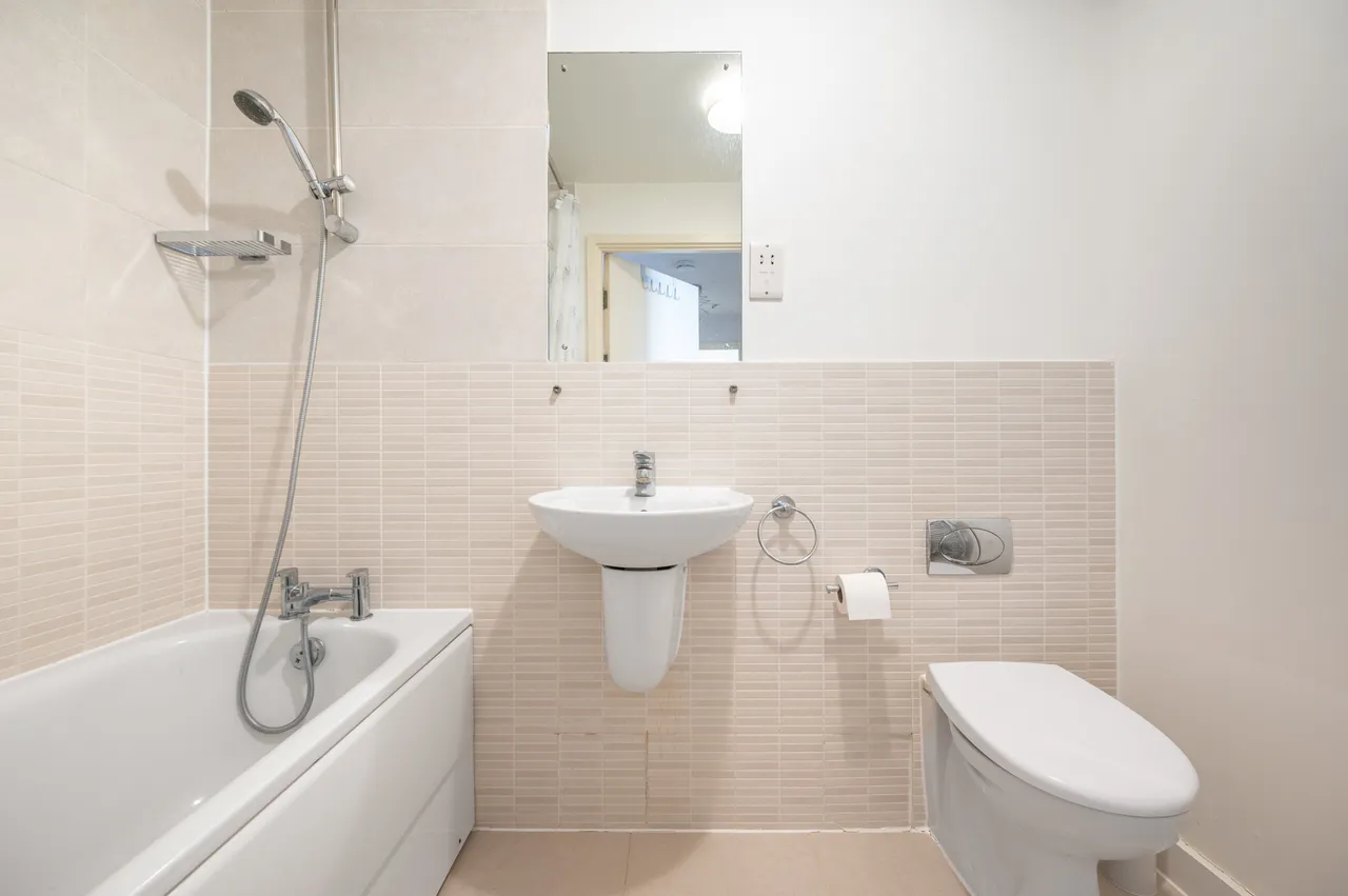 Flat 26 Arc Court, 1 Friern Barnet Road, London, photo 7