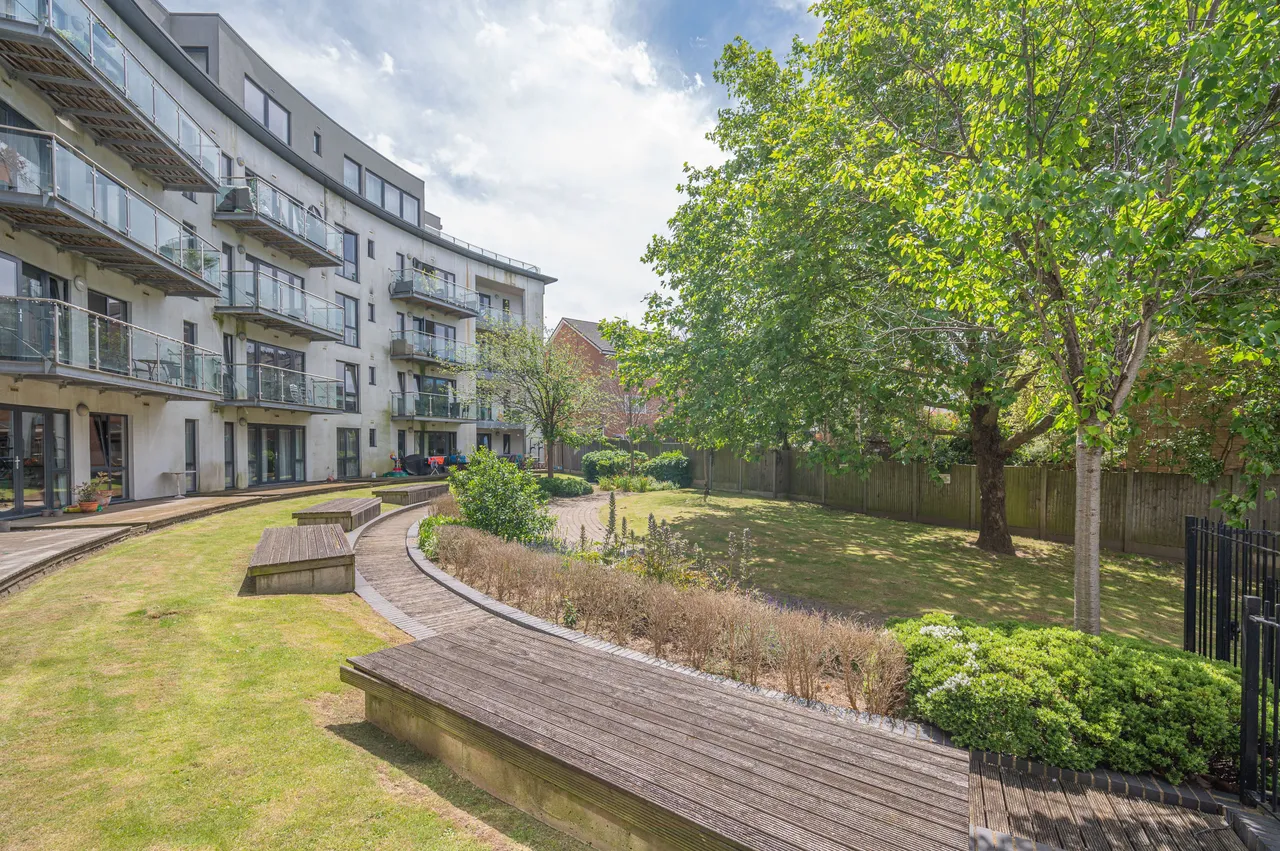 Flat 26 Arc Court, 1 Friern Barnet Road, London, photo 9