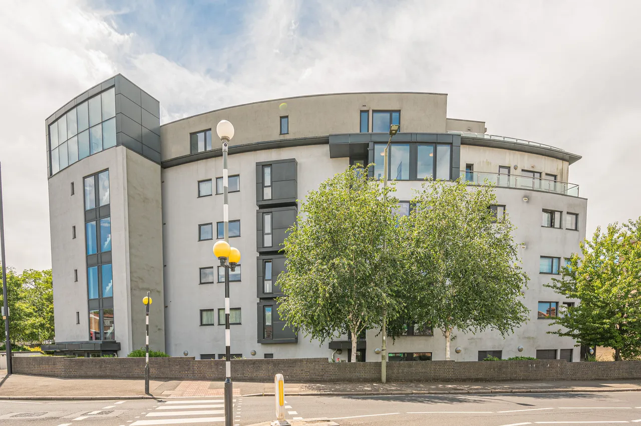2 bed flat for sale — Flat 26 Arc Court, 1 Friern Barnet Road, London