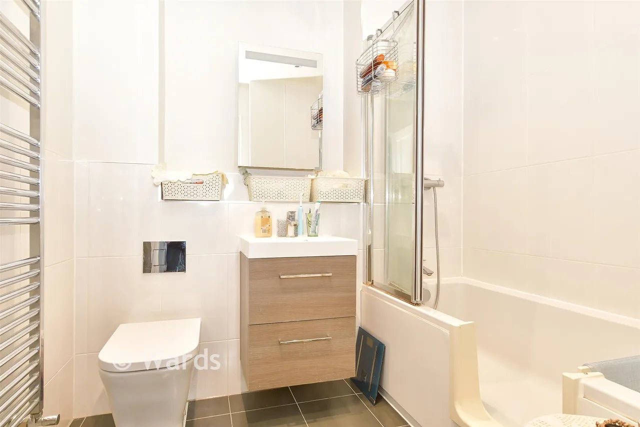 Lambourne Close, Farningham, DA4, photo 7