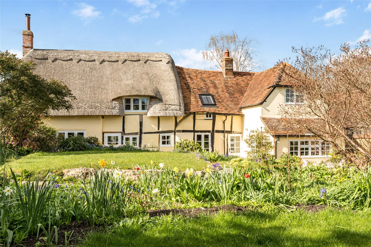 4 bed house for sale, Lower Church Street, Cuddington, HP18
