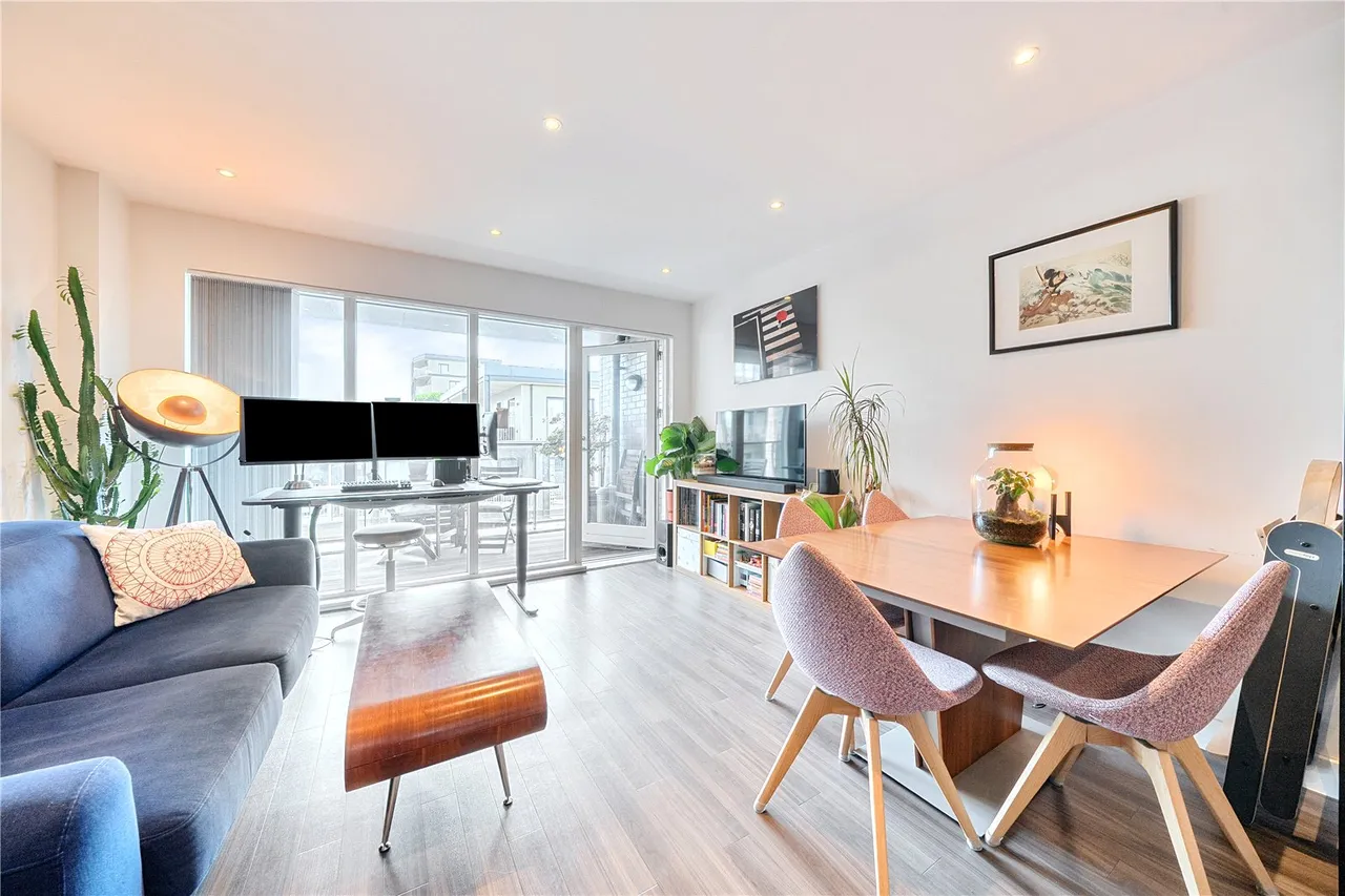 2 bed flat for sale, Spa Road, London, SE16