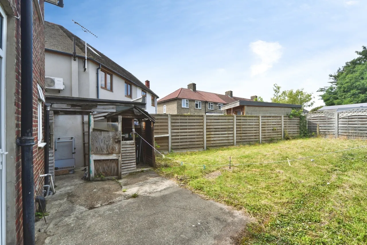 Cartwright Road, Dagenham, Essex, RM9, photo 3