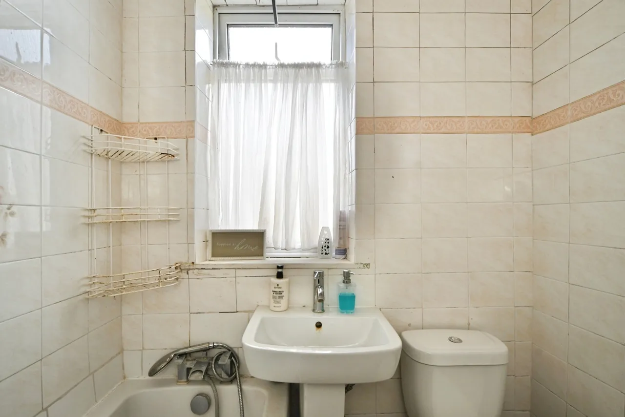 Cartwright Road, Dagenham, Essex, RM9, photo 14