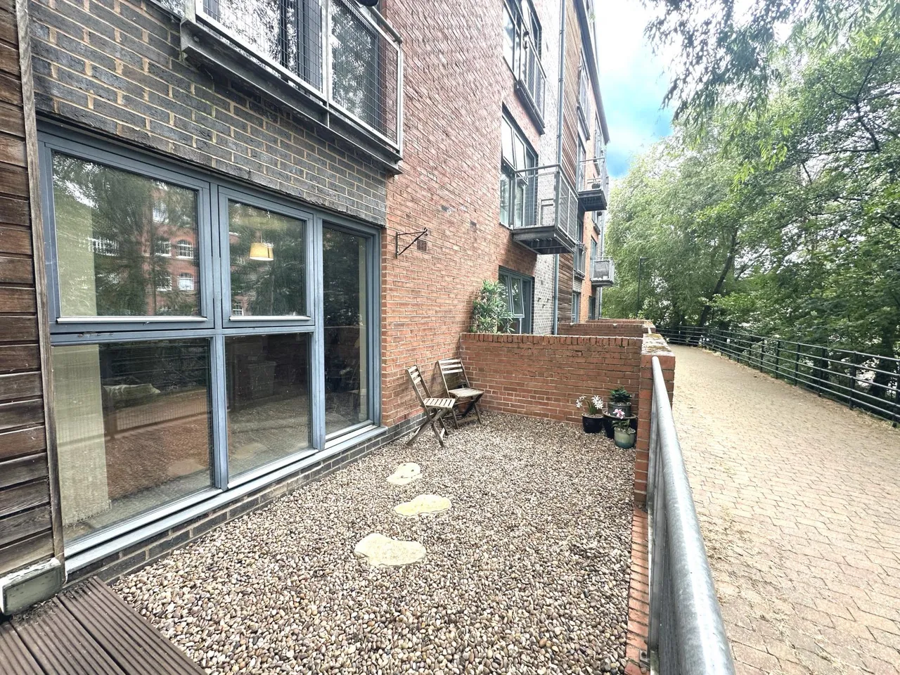 adelaide Lane, Sheffield, S3, photo 16