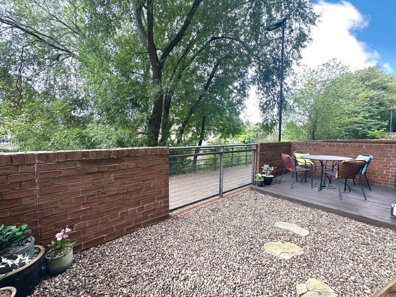 adelaide Lane, Sheffield, S3, photo 4
