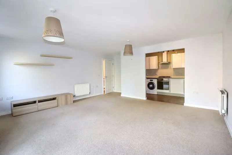 Millward Drive, Bletchley, Milton Keynes, Buckinghamshire, MK2 2BW, photo 2