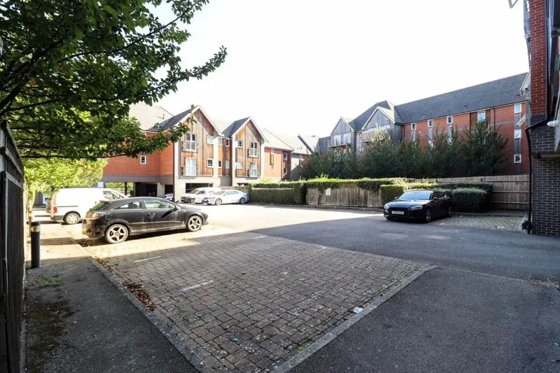Millward Drive, Bletchley, Milton Keynes, Buckinghamshire, MK2 2BW, photo 12