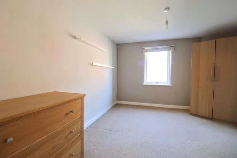 Millward Drive, Bletchley, Milton Keynes, Buckinghamshire, MK2 2BW, photo 6