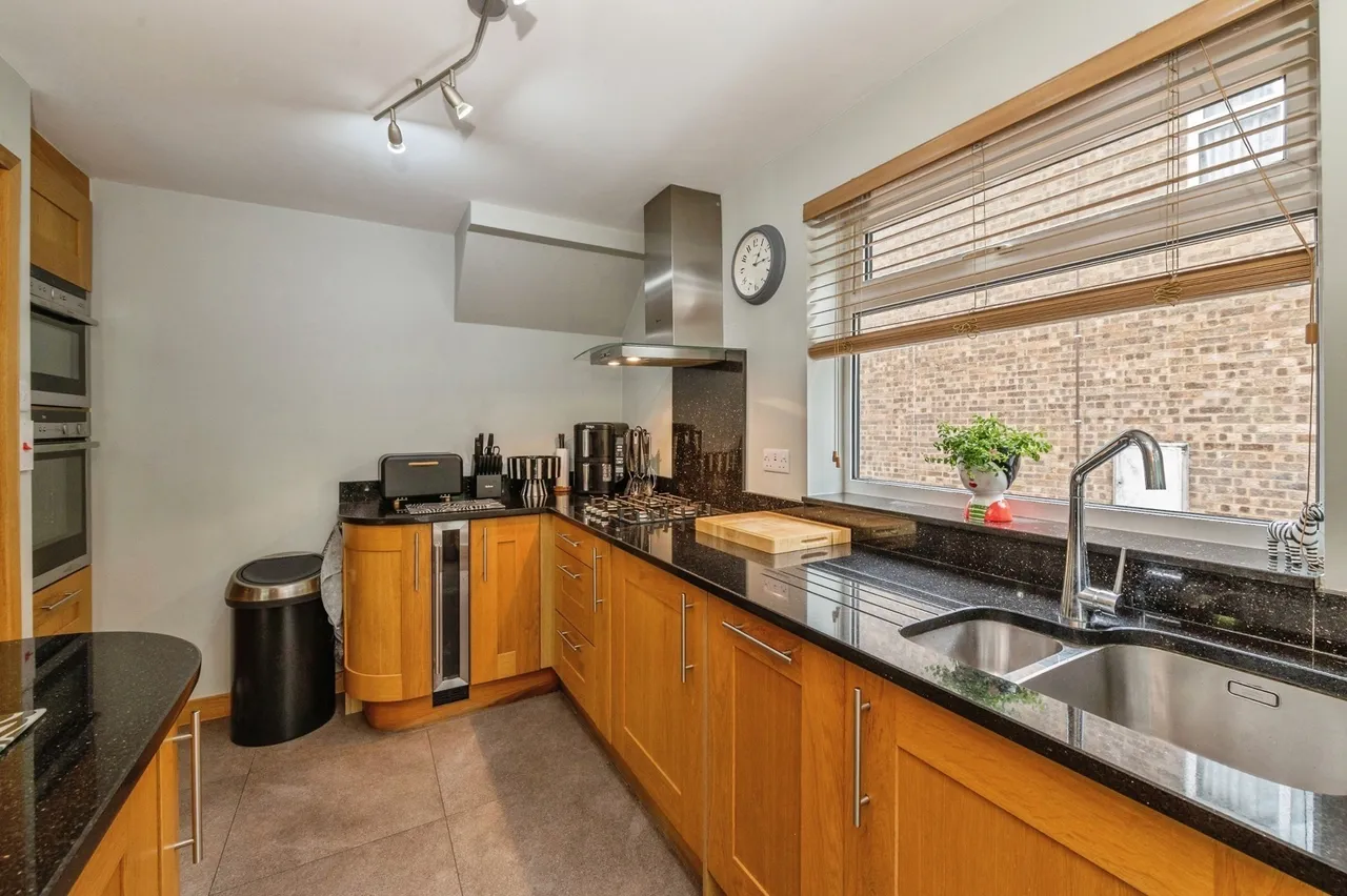 Magnolia Way, Pilgrims Hatch, Brentwood, Essex, CM15, photo 8