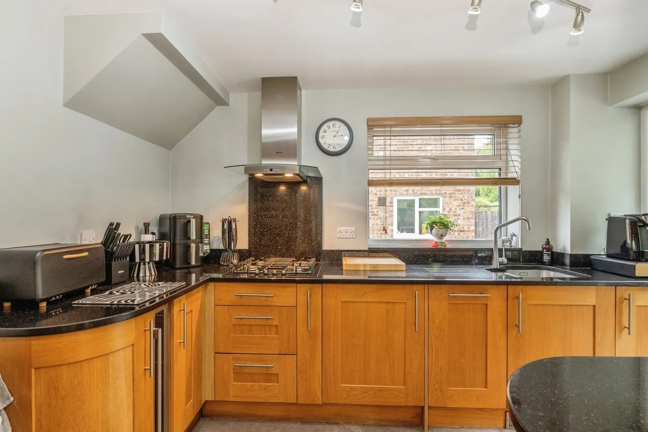 Magnolia Way, Pilgrims Hatch, Brentwood, Essex, CM15, photo 7
