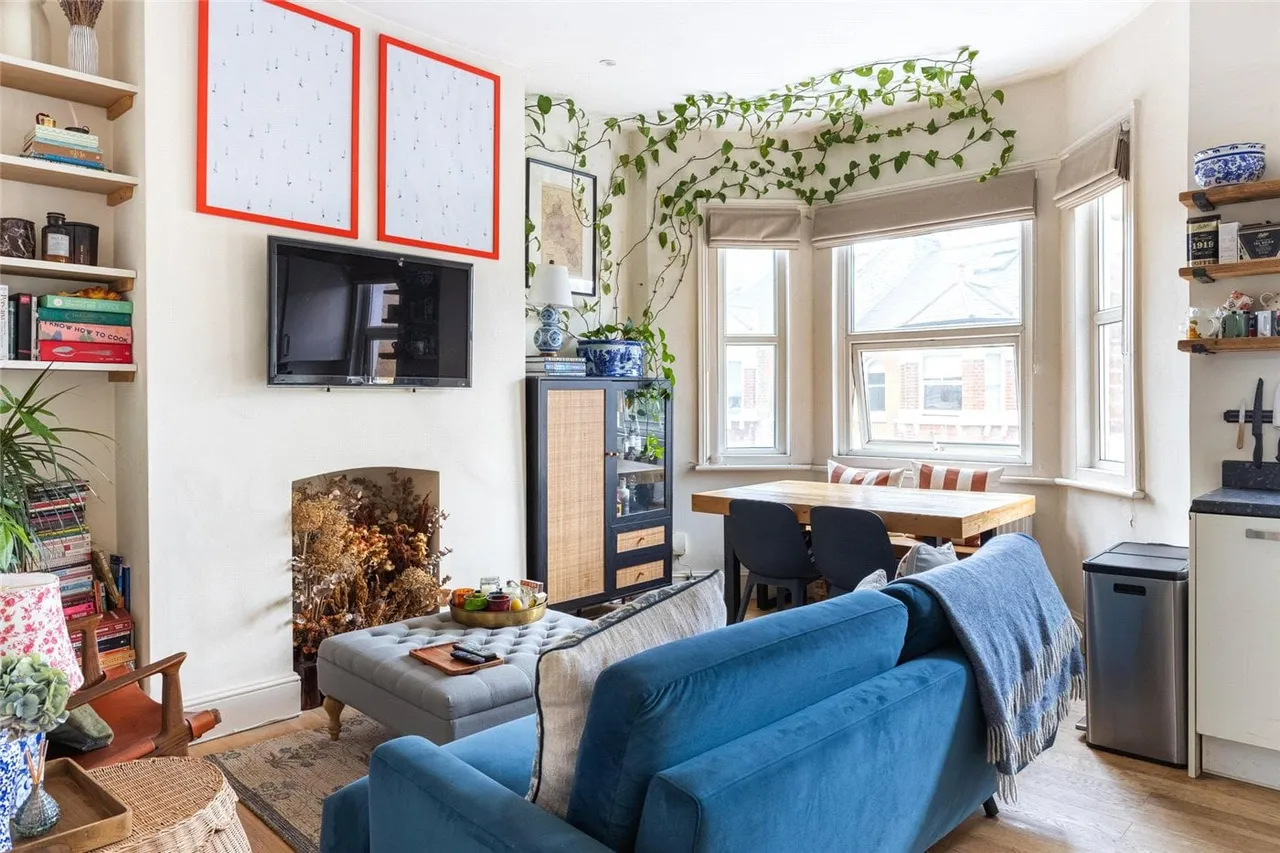 2 bed flat for sale — Handforth Road, London, SW9