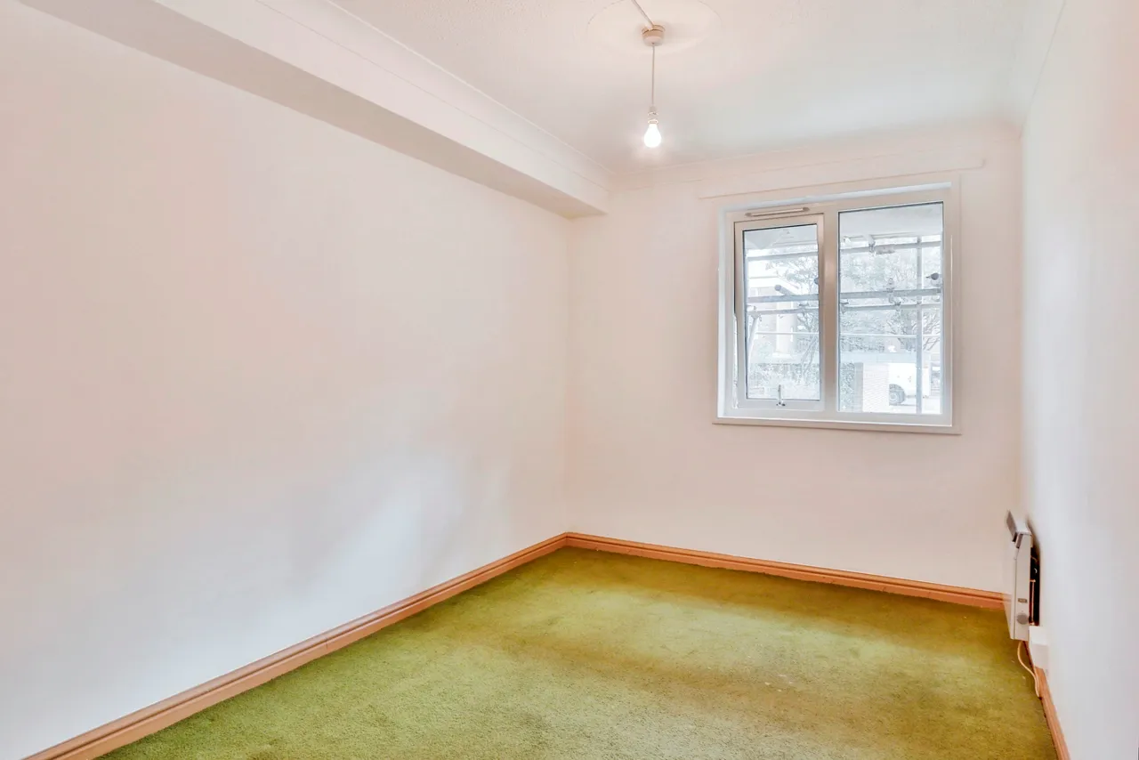 2 bed flat for sale — 9 Lagland Street, Poole